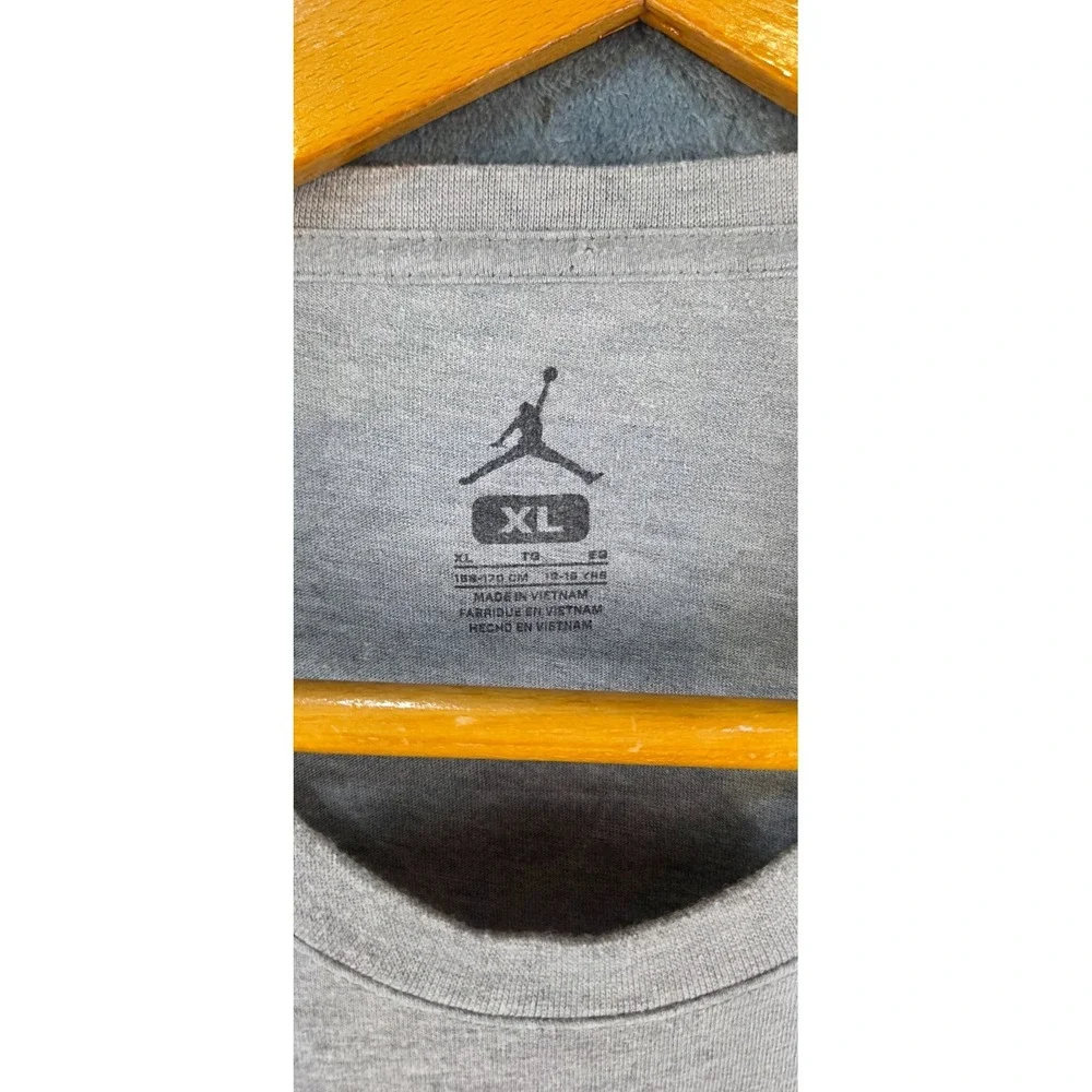 Jordan Shirt Youth Size Extra Large XL Gray Graphic Tee Short Sleeve Jumpman Kid